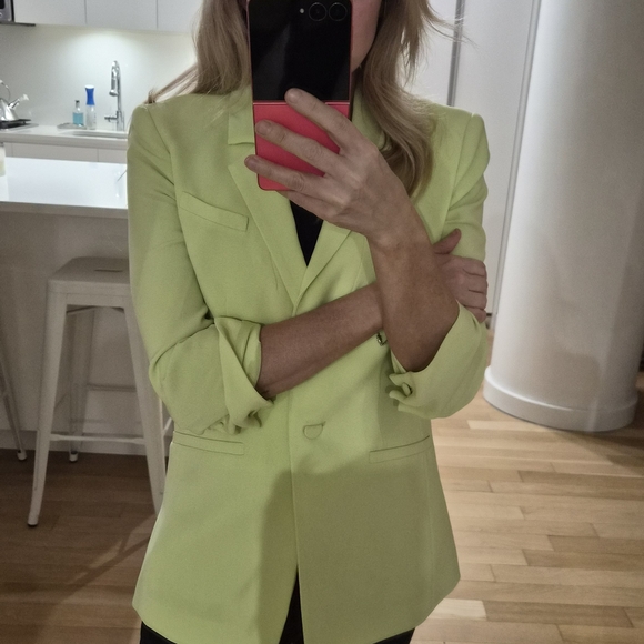 Cinq à Sept Vibrant Lime Blazer - Picture 2 of 4